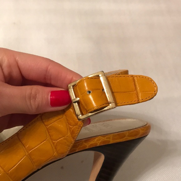 Saks 5th Avenue - Picture 7 of 8